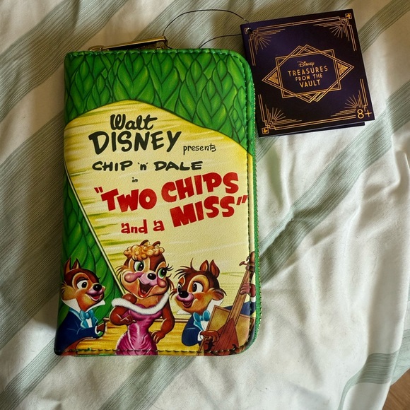 Disney Green and Yellow Chip 'n Dale Bag and matching wallet - Picture 3 of 5